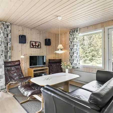 1508 Aakirkeby - Strandvangen 6 * Vester Somarken