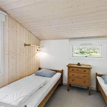 1508 Aakirkeby - Strandvangen 6 *